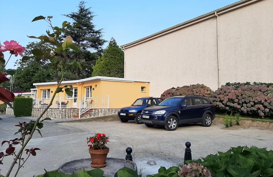 Hotel Alvaro frente Palacio-Museo Selgas-1